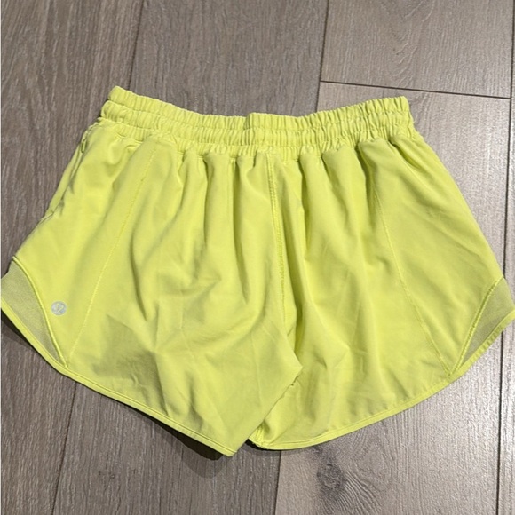 Lululemon Athletica Bright Yellow Athletic Hotty Hot Shorts sz 6 tall - Picture 3 of 4